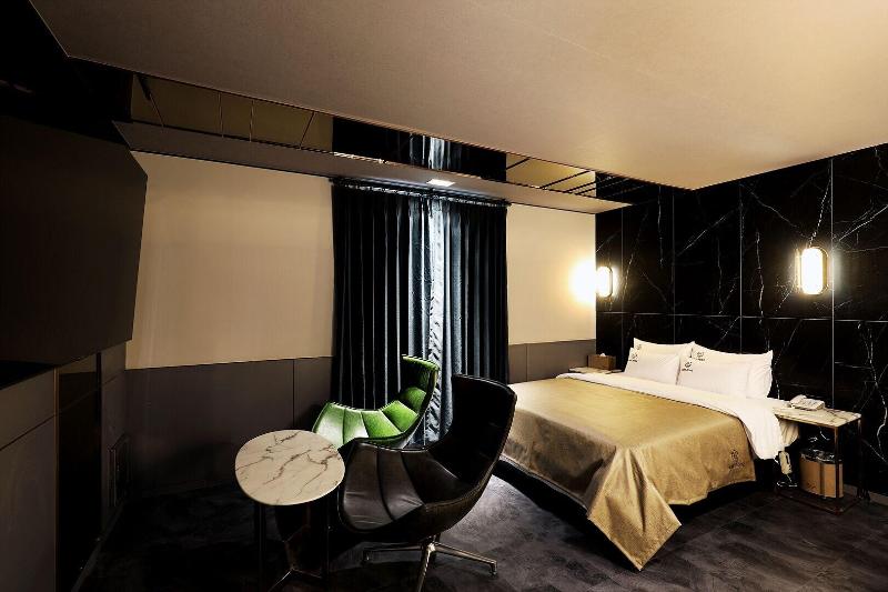 Cielo Hotel image