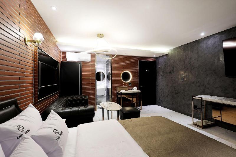 Cielo Hotel image