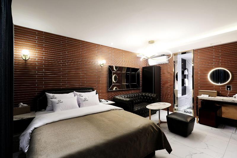 Cielo Hotel image