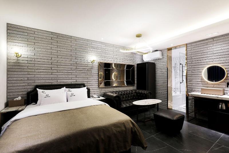 Cielo Hotel image