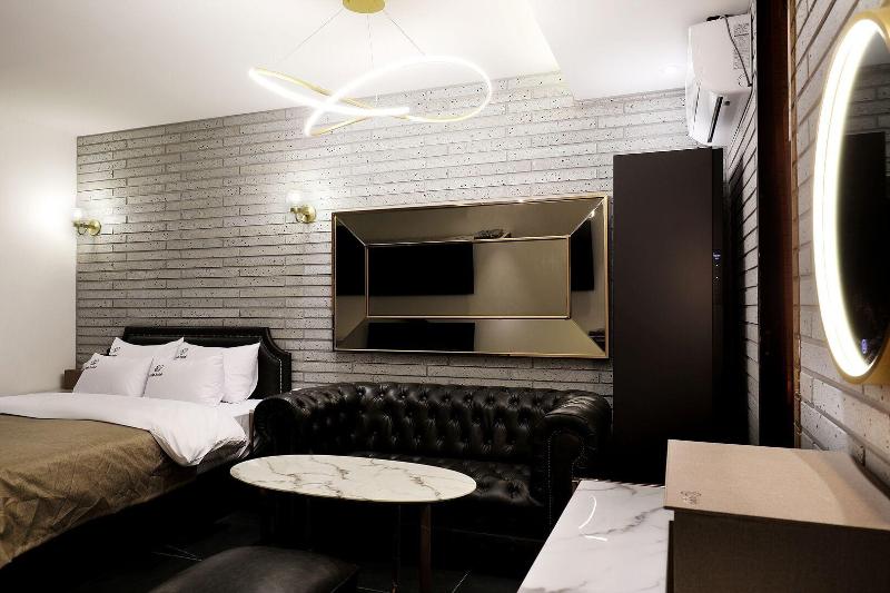 Cielo Hotel image