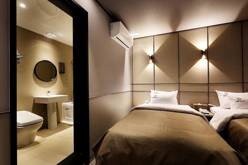 Cielo Hotel image