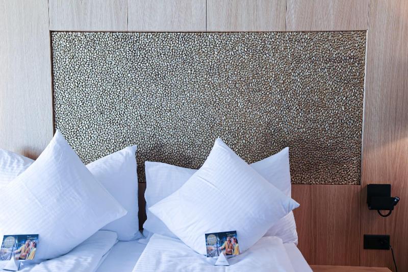 City Hotel Glarnerland image