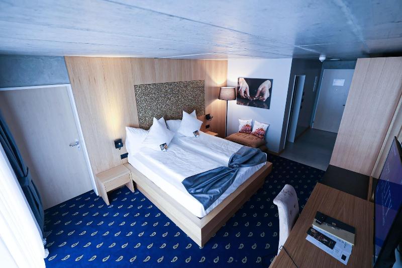 City Hotel Glarnerland image