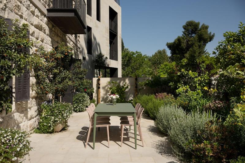 The Y House image