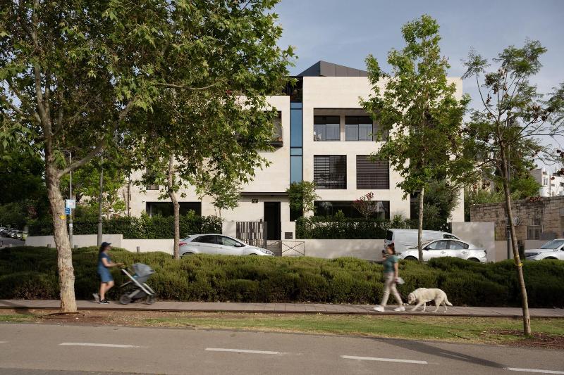 The Y House image