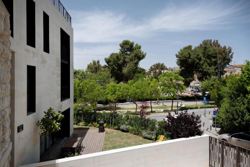 The Y House image