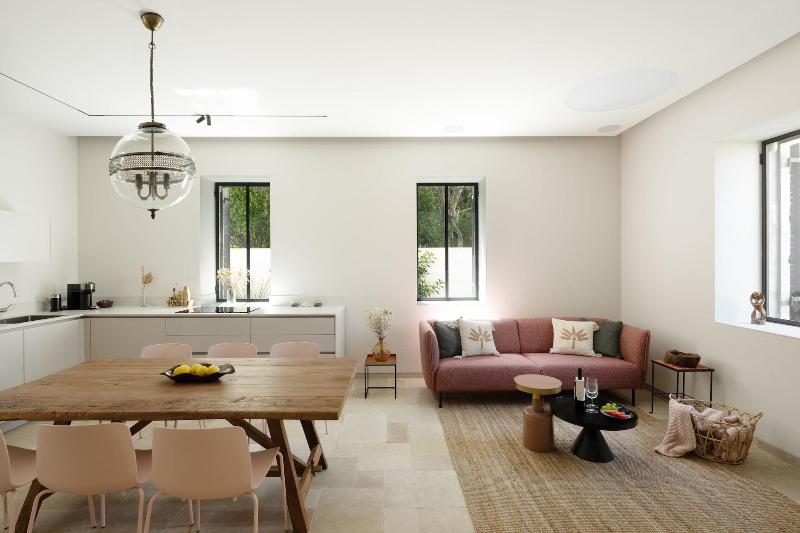 The Y House image