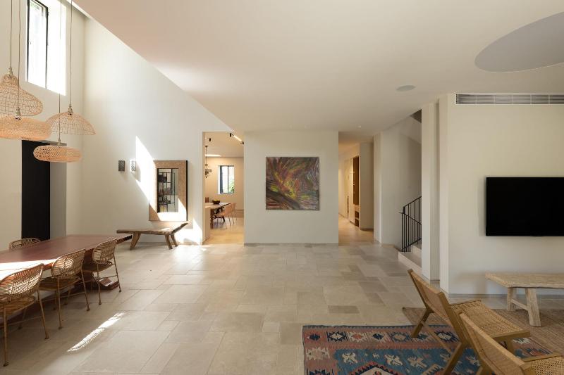 The Y House image