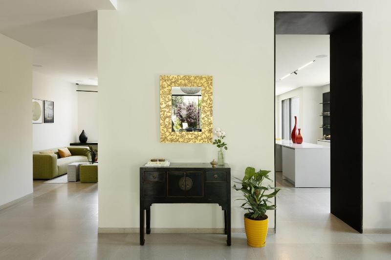 The Y House image