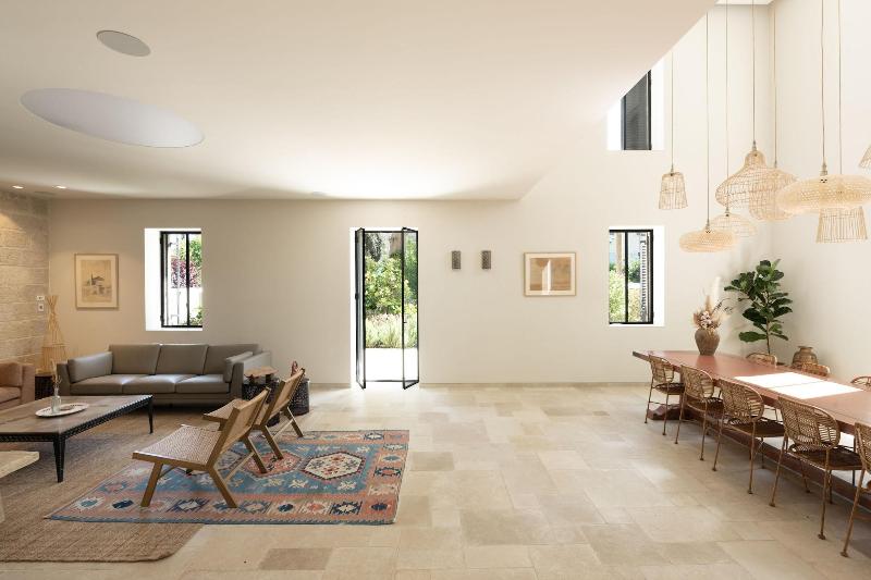 The Y House image
