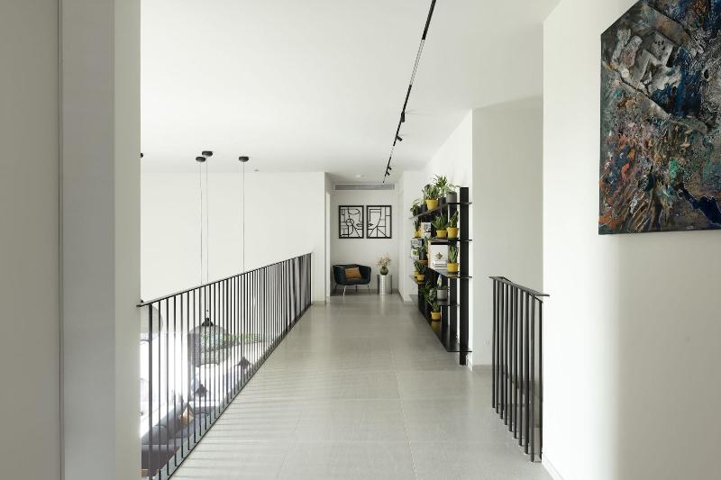 The Y House image