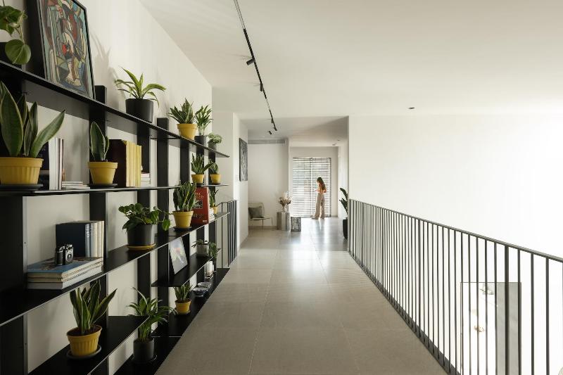 The Y House image