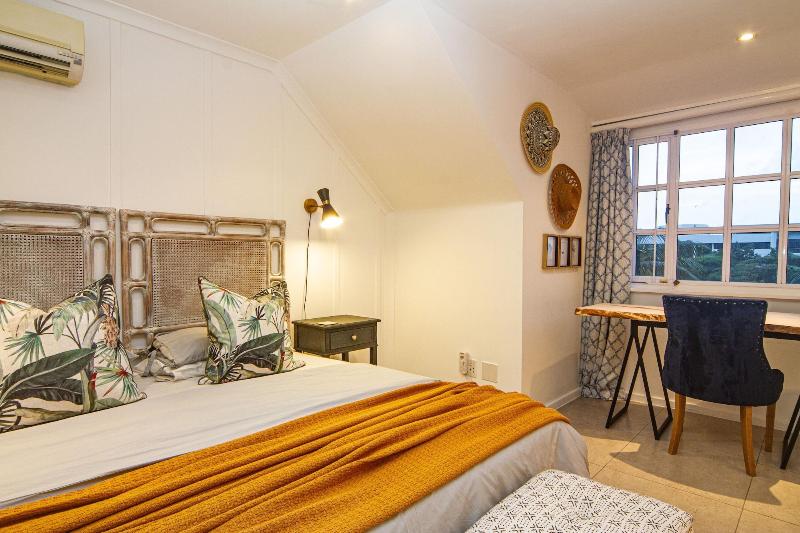 Shelbourne Lodge image