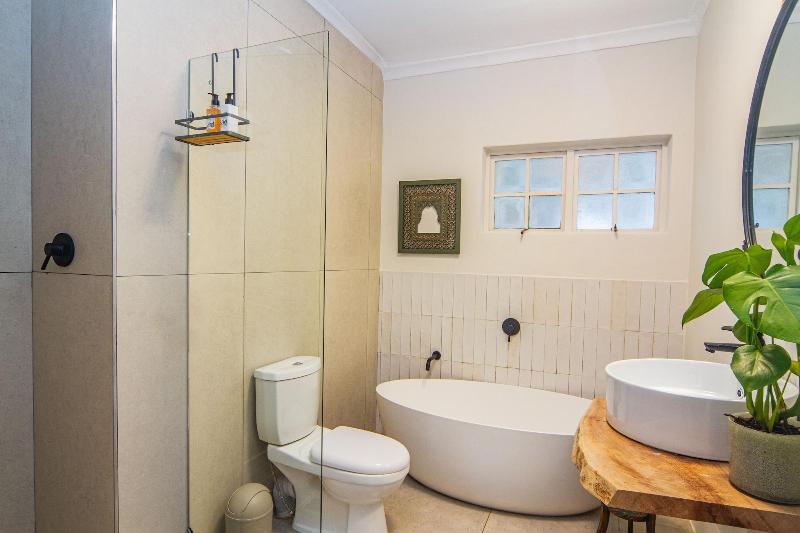 Shelbourne Lodge image