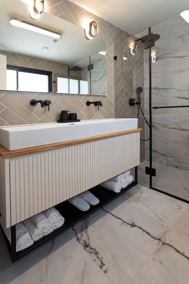 De Sheinkin Suites image
