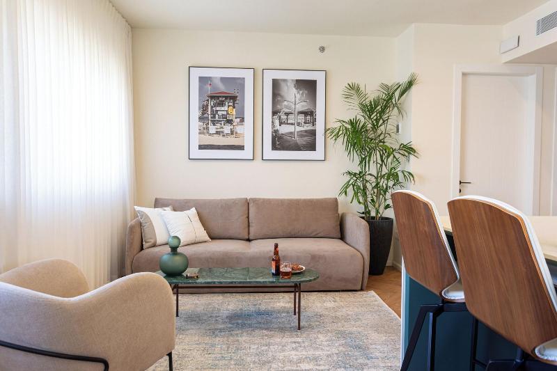 De Sheinkin Suites image