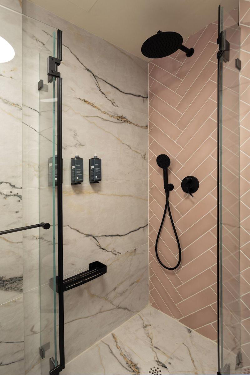 De Sheinkin Suites image