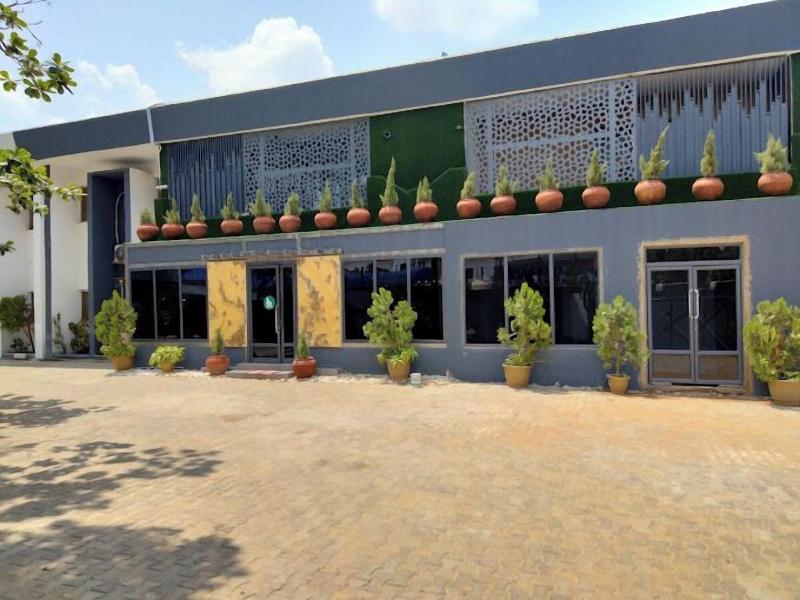 Safis Suites image