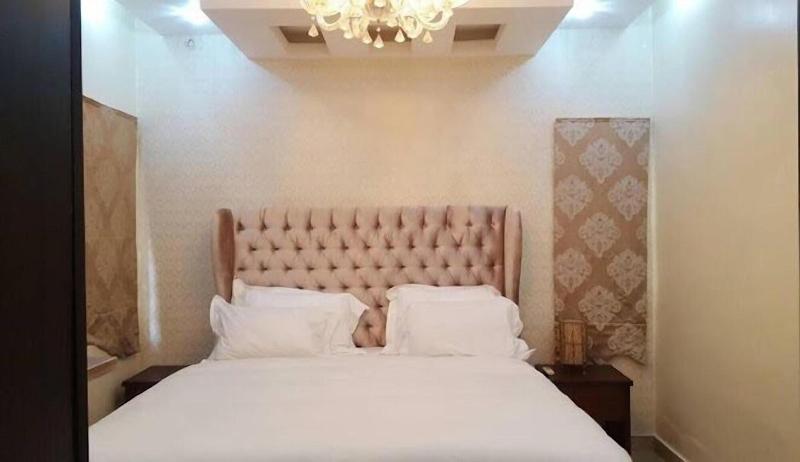 Safis Suites image