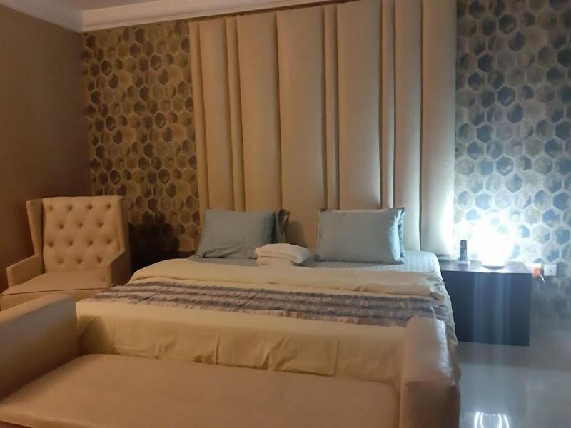 Safis Suites image
