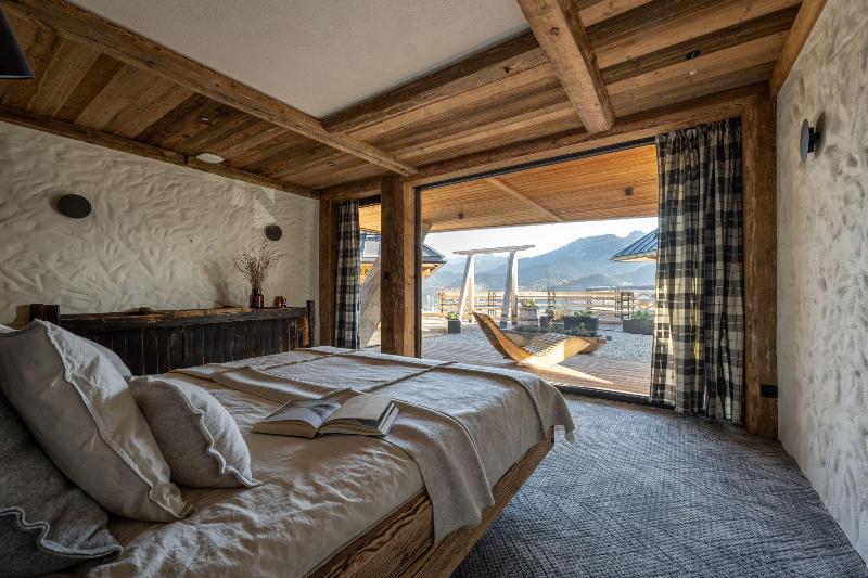 Mountain Shelter Salamandra image