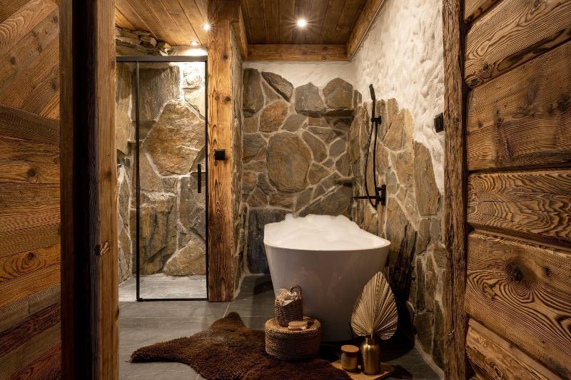 Mountain Shelter Salamandra image