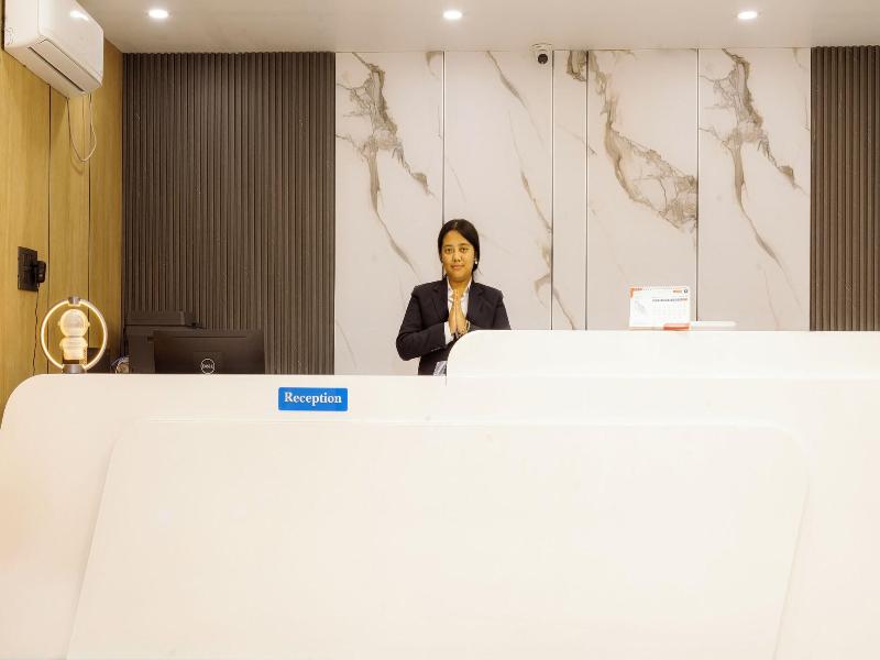 Hotel Robot image