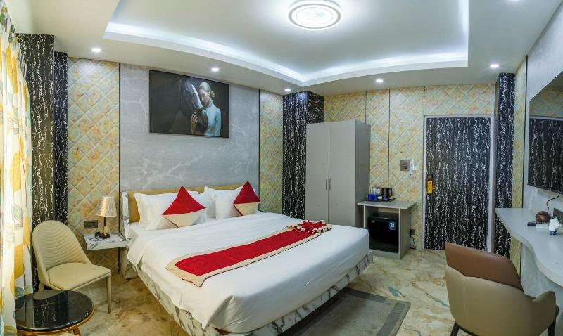 Hotel Robot image