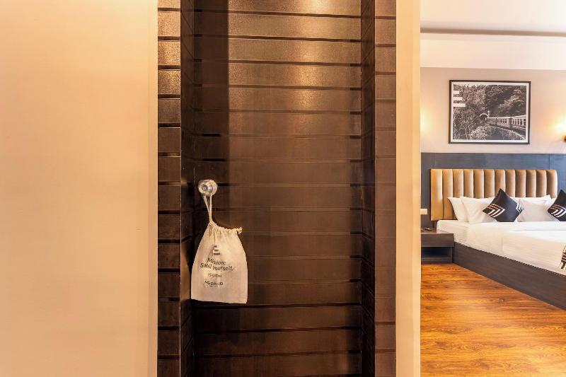 Medalio Boutique Orbit International image