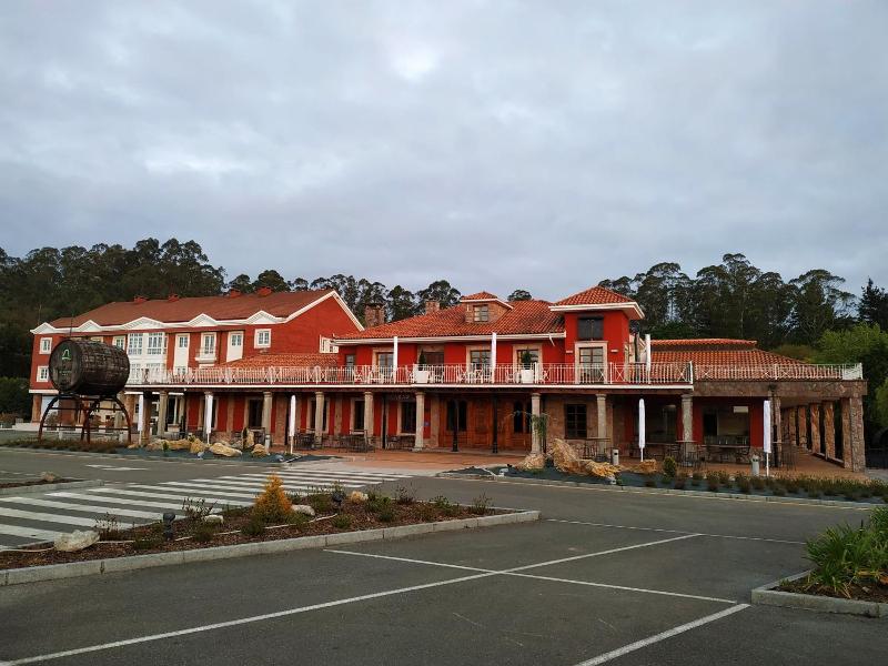 Hotel La Campana image