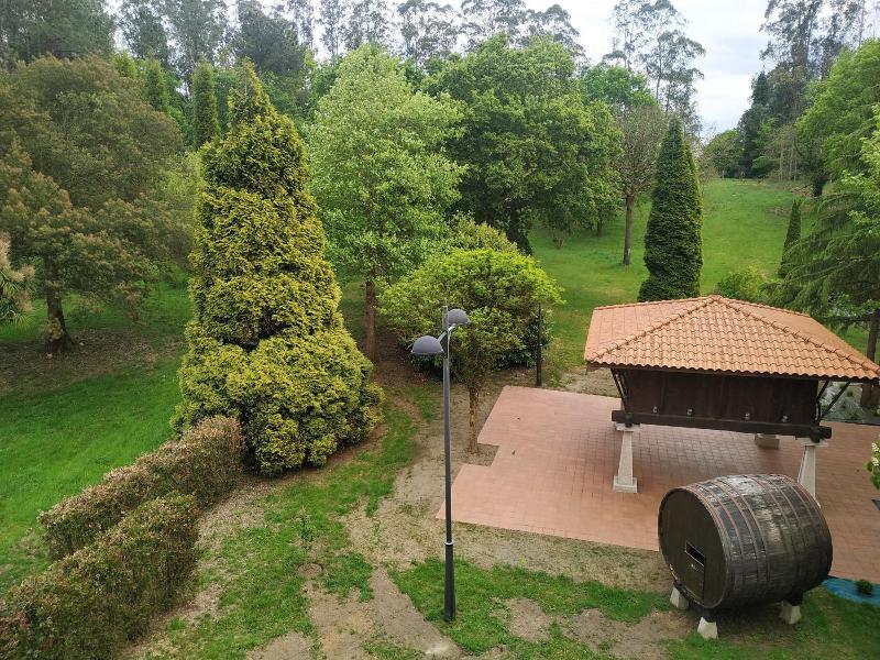 Hotel La Campana image