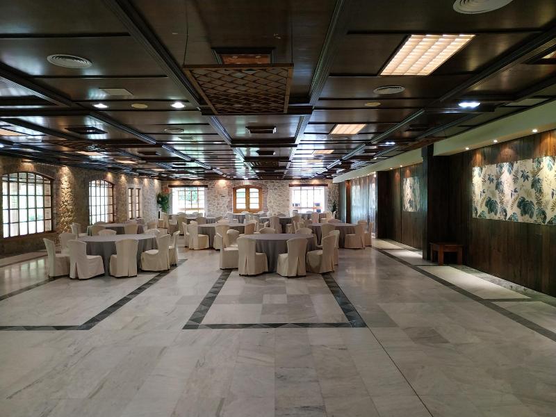 Hotel La Campana image