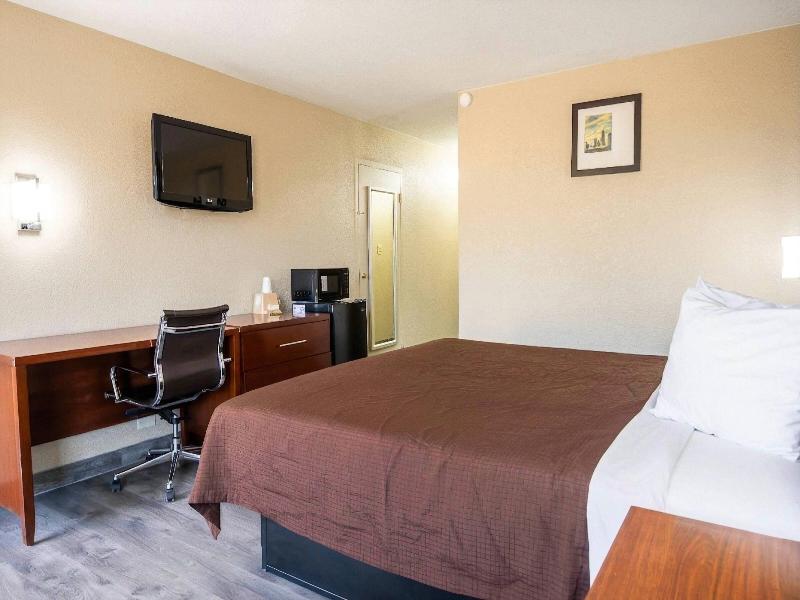 Rodeway Inn Monroe NC image
