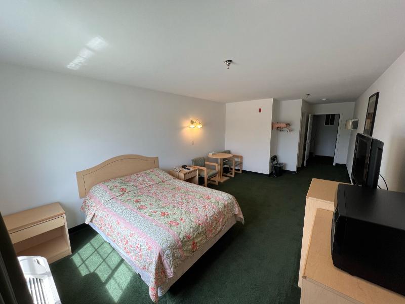 Red Bud Country Inn image 7