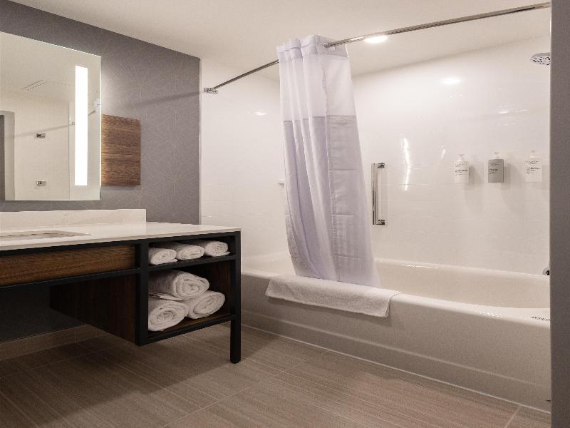 Hilton Garden Inn Dayton Downtown image