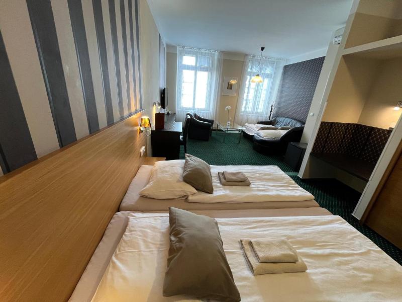 Hotel Vacek Pod V O V image