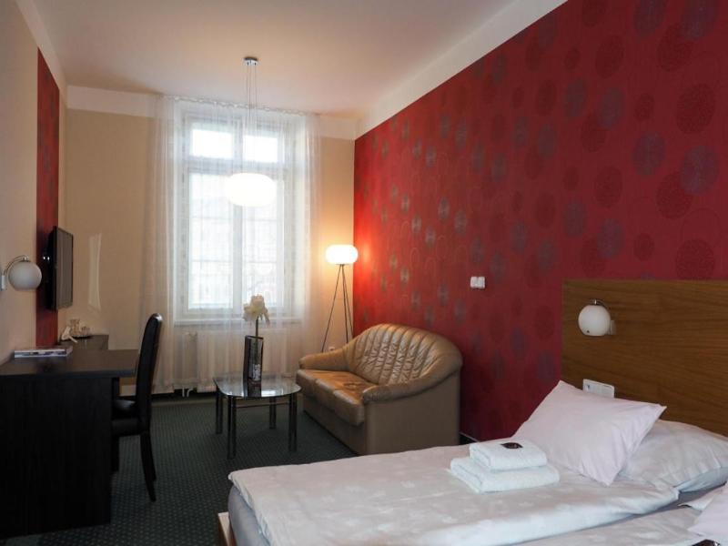 Hotel Vacek Pod V O V image