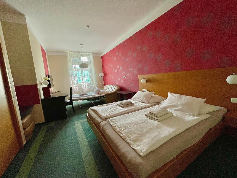 Hotel Vacek Pod V O V image