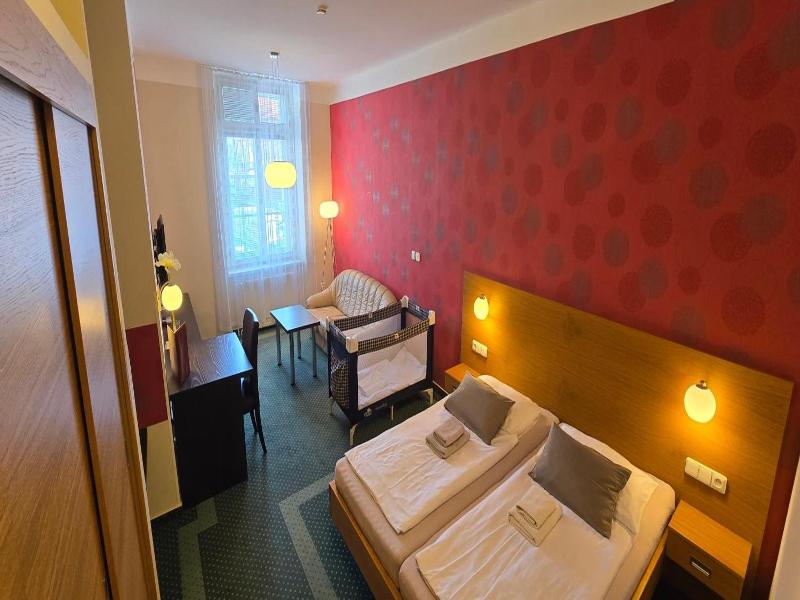 Hotel Vacek Pod V O V image