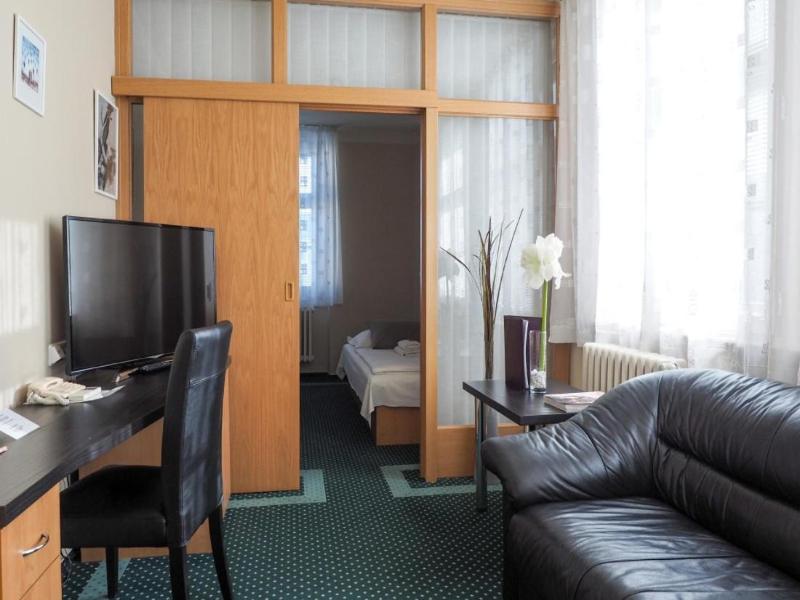 Hotel Vacek Pod V O V image