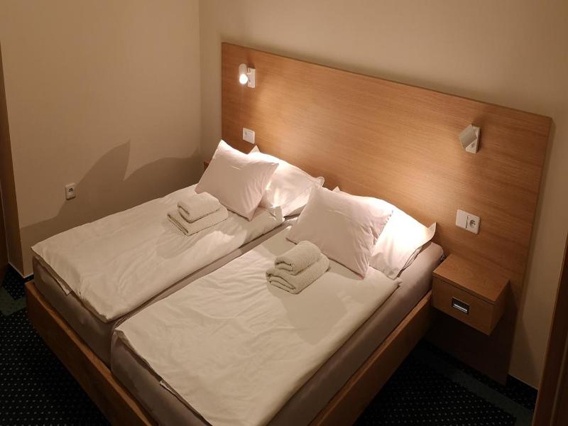 Hotel Vacek Pod V O V image