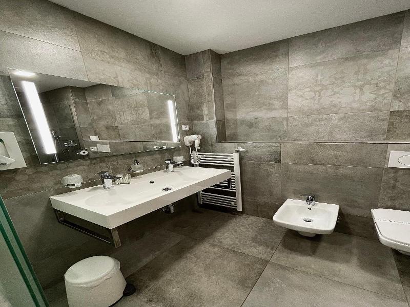 Hotel Vacek Pod V O V image