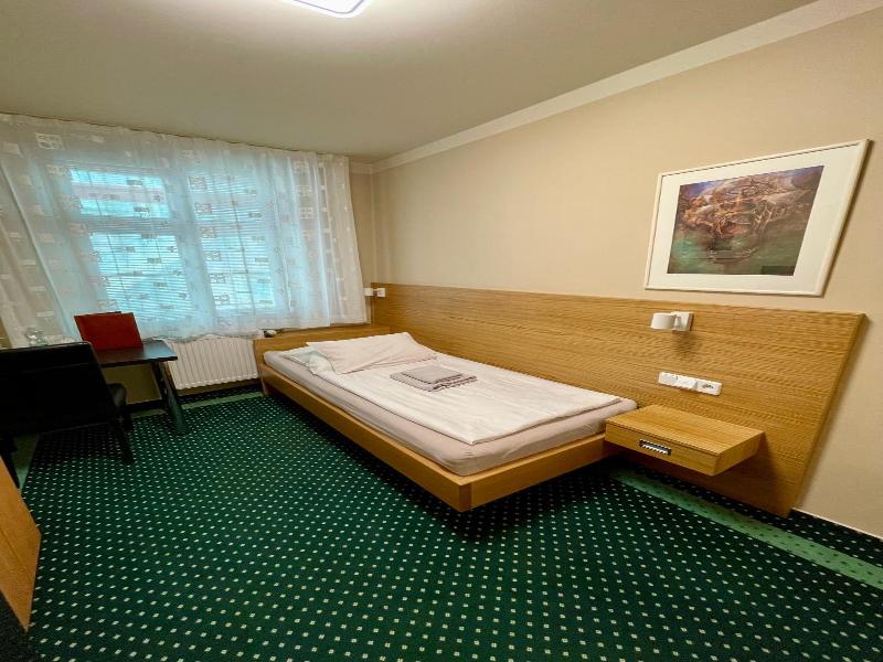 Hotel Vacek Pod V O V image