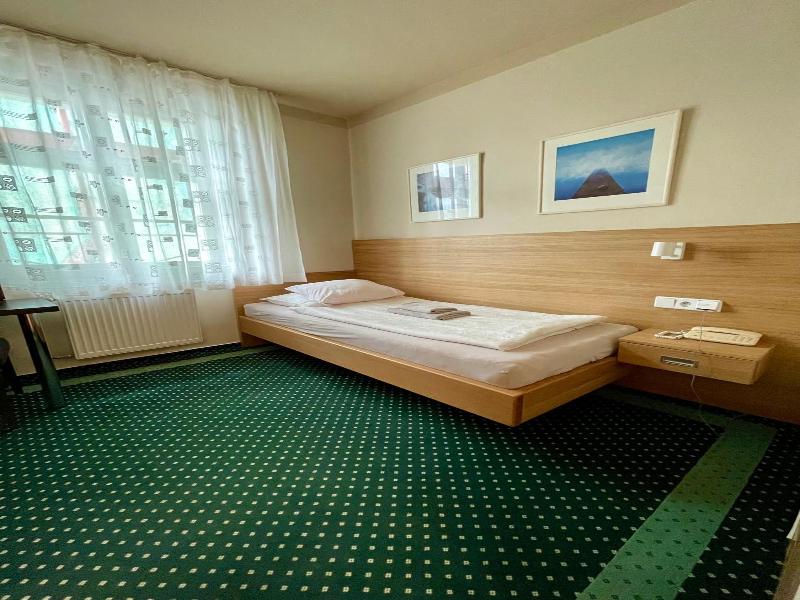 Hotel Vacek Pod V O V image