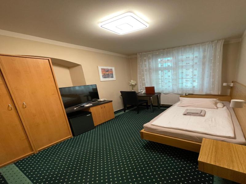 Hotel Vacek Pod V O V image