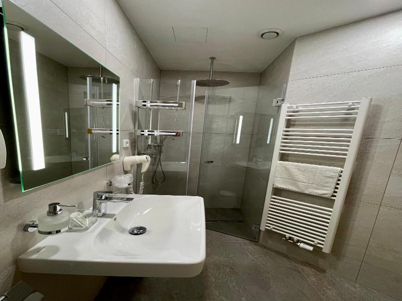 Hotel Vacek Pod V O V image