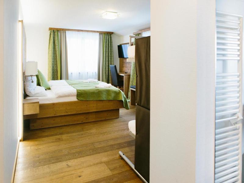 Hotel Restaurant Zum Schwarzen Bv Ren image