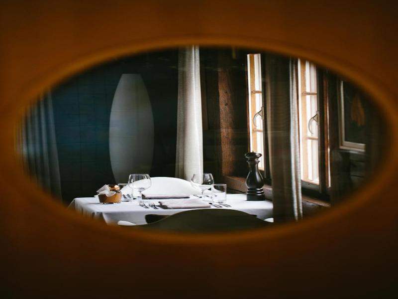 Hotel Restaurant Zum Schwarzen Bv Ren image