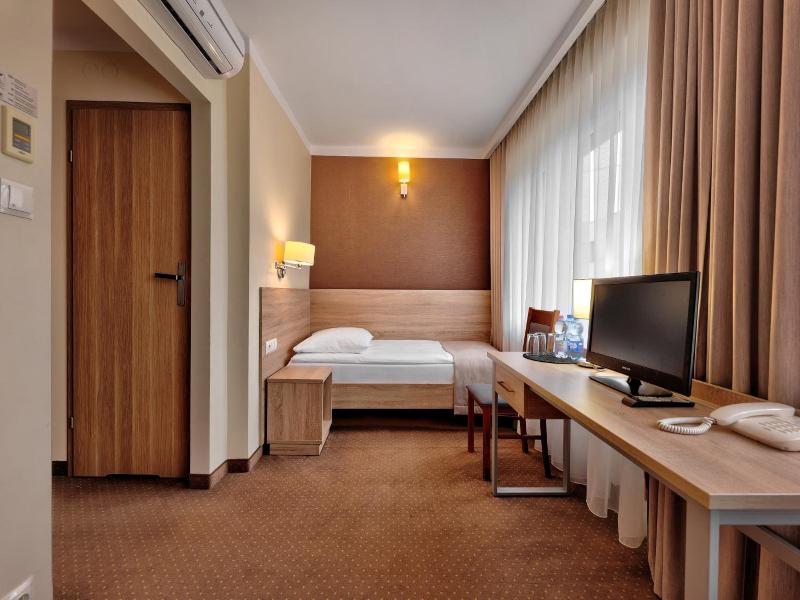 Hotel Le Ony image